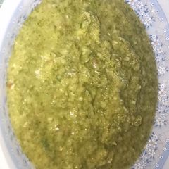 A picture of Kairi ki green chutni.