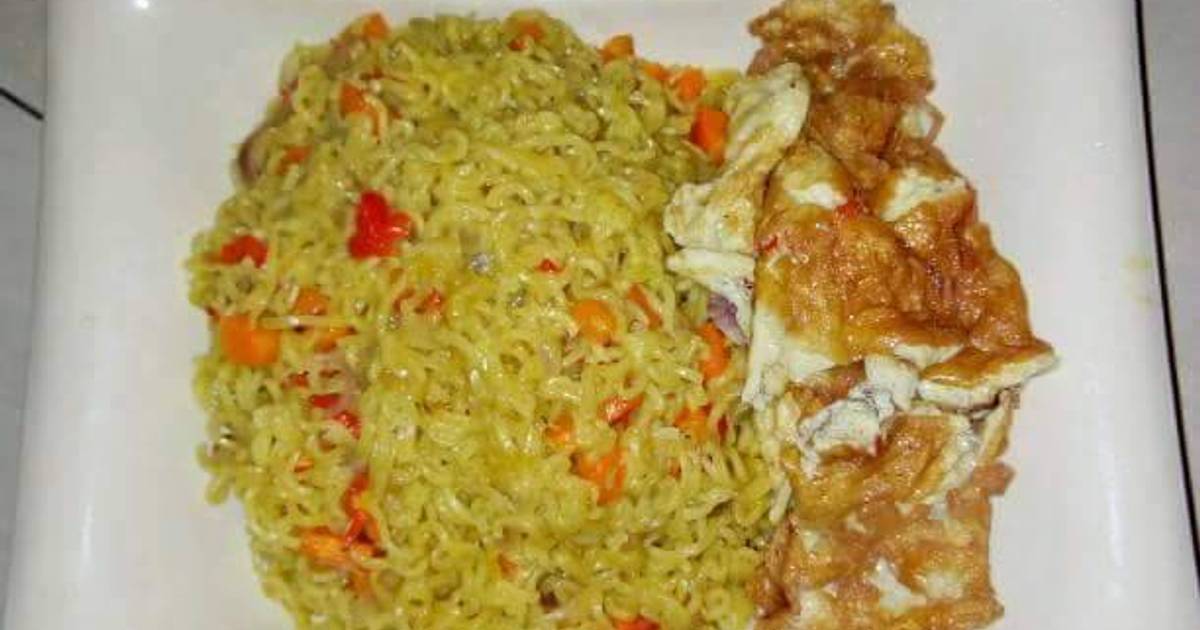 Indomine with fresh pepper and fried egg Recipe by Nwanne - Cookpad