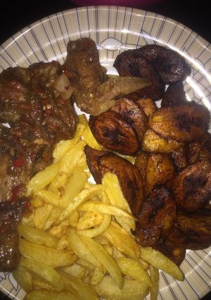 Naman kaza me yaji da dankli da plantain ainihin hoton girkin