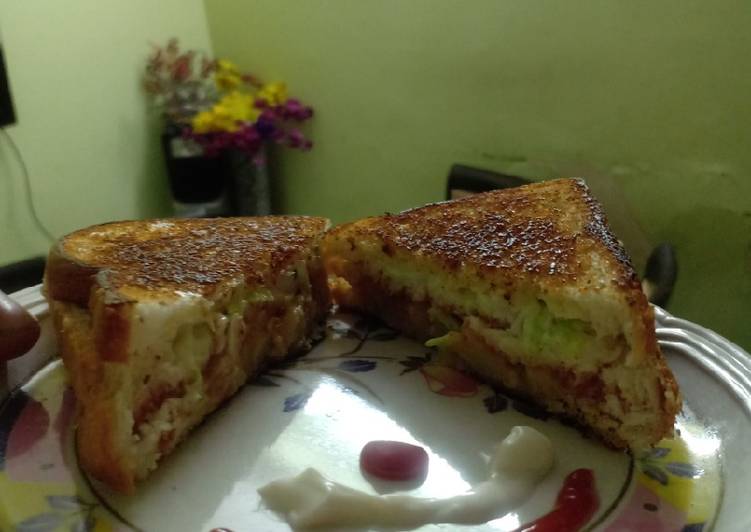 Cheese mayonnaise sandwich