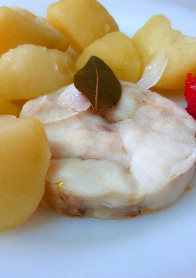 Una foto de Merluza con patatas