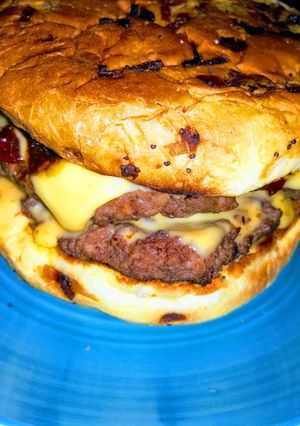 A picture of Double Cheese Burger.