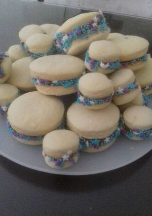 Una foto de Mini alfajorcitos de maicena