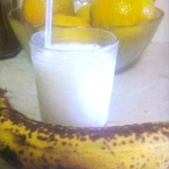 A picture of Banana fruit smoothie.