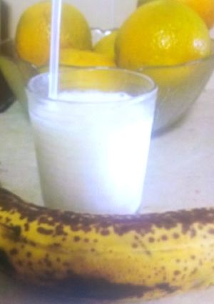 A picture of Banana fruit smoothie.