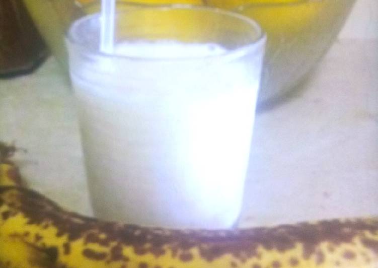 Banana fruit smoothie