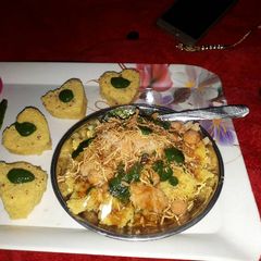 A picture of Dhokla chaat.