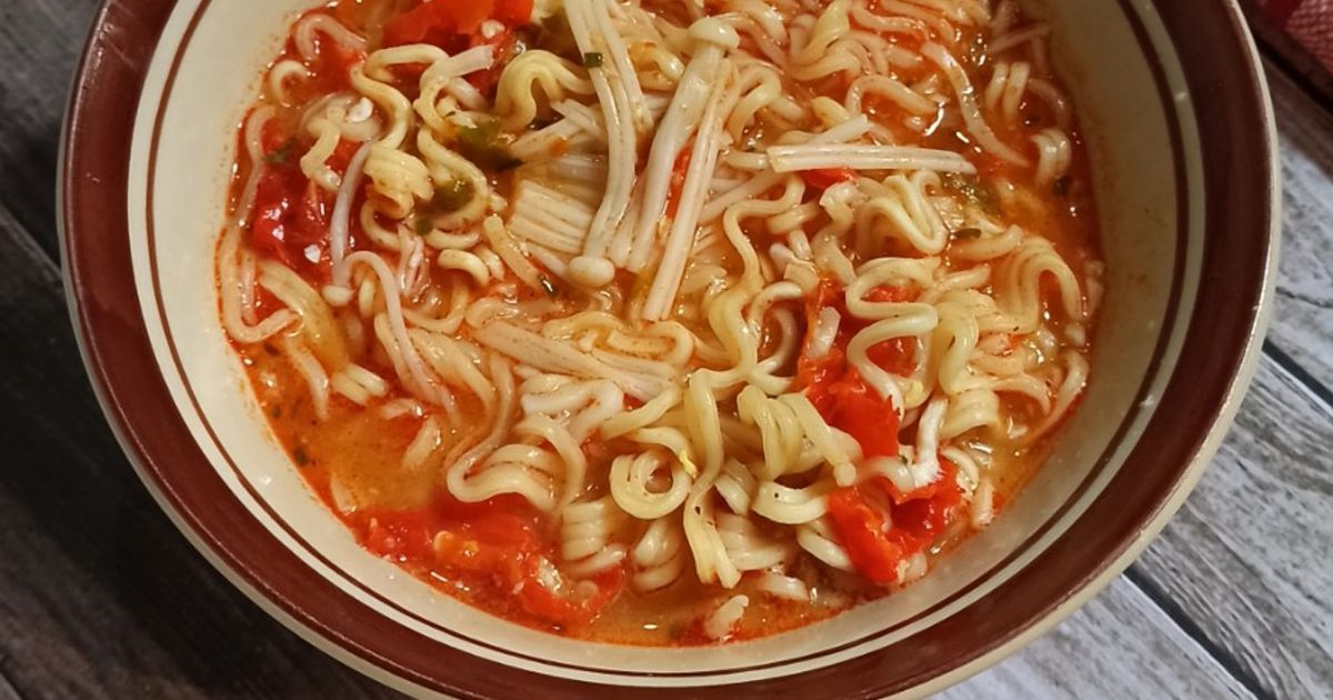 Mie kuah enoki pedas