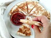 Una foto de quesadilla mexicana