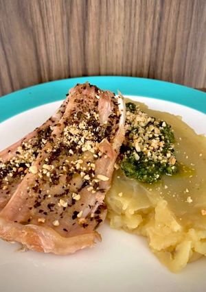 Foto de Costela de tambaqui com purê de batata doce