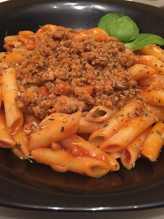 Una foto de Macarrones con carne a mi manera