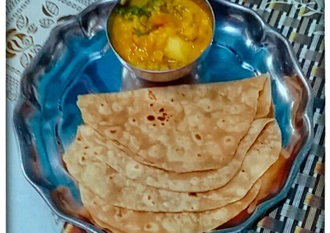 சப்பாத்தி உருளைக்கிழங்கு குருமா (Chappathi urulaikilanku kuruma recipe in  tamil) இவருடைய ரெசிபி Shyamala Senthil- குக்பேட்