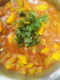 દૂધી બટેટા નું શાક રેસીપી મુખ્ય ફોટો