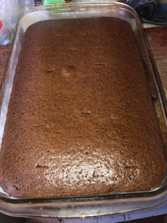 Una foto de Torta de chocolate esponjosa y fácil