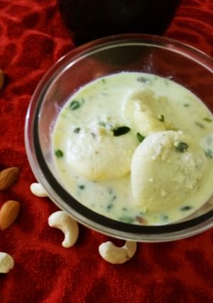 A picture of Rasmalai.