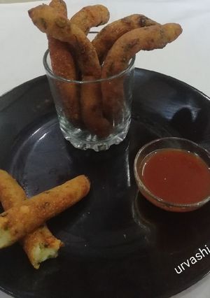A picture of Raw banana cheesy fingers.
