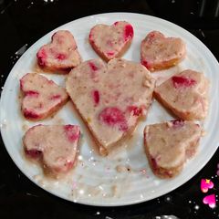 A picture of Strawberry Ice cream.