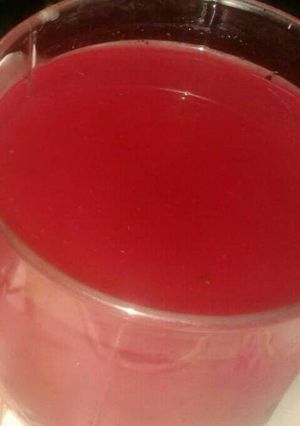 A picture of Aloobukhare ka sharbat.