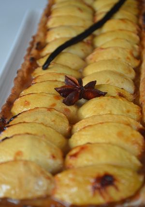 Une photo de Tarte aux pêches de vigne, vanille et badiane