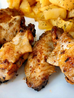 Una foto de Alitas de pollo a la plancha