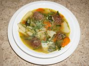 Una foto de sopa carne picada
