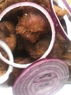 A picture of Fried goat meat.