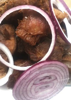 A picture of Fried goat meat.