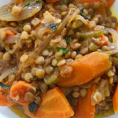 A picture of Carrots and Lentils in Olive Oil.