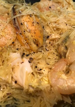 A picture of Mussels Shrimps with Egg Sour Fried Rice Noodles.