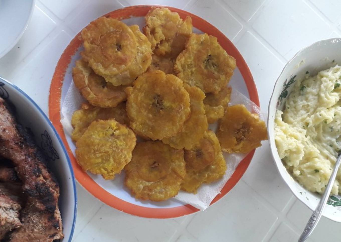 Asado con puré de papas