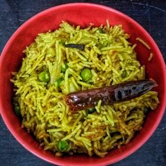 A picture of Chatpata Matar Pulao.