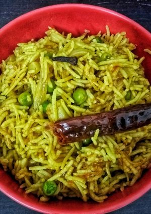A picture of Chatpata Matar Pulao.