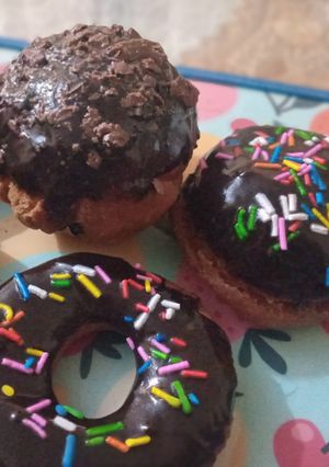A picture of Home-made Donuts 🍩 🍩 🍩.