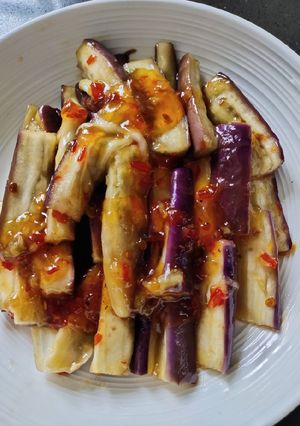 A picture of Sweet and Chilli Sauce Eggplant.