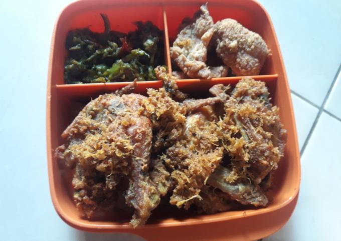Ternyata Ini Cara Buat Ayam Goreng Laos + Sambel Lombok Ijo, Enak
