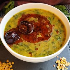 A picture of Palak Dal Tadka.