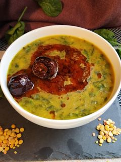 A picture of Palak Dal Tadka.