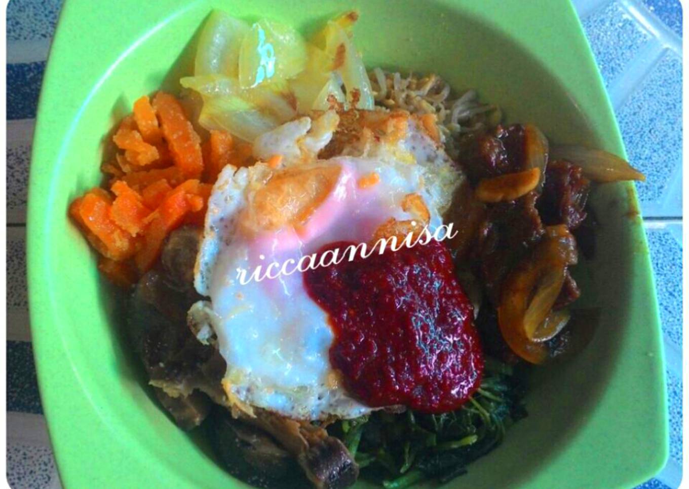Bibimbap (nasi campur korea)