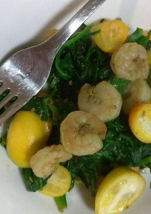 Una foto de Camarones con mini mandarinas