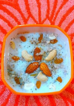 A picture of Doodh poha kheer / flatten rice kheer.