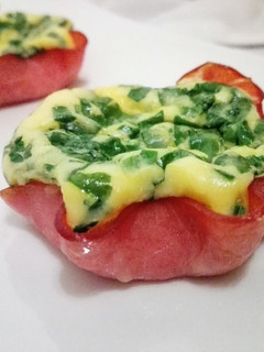 Una foto de Tartaletas de bacon y huevo sin hojaldre - sin gluten