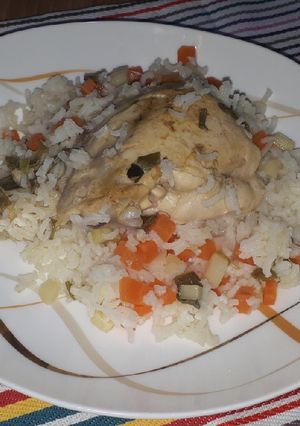 O poză a rețetei Pilaf cu legume și pui de țară.