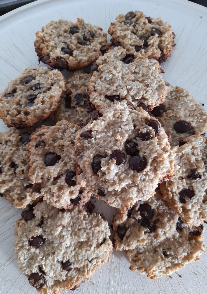 Una foto de Galletitas de avena, coco y miel con chispas