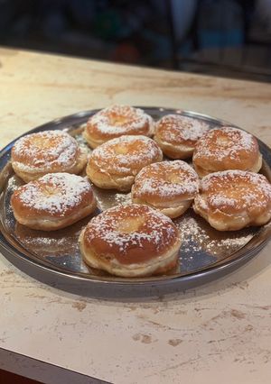 Szalagos fánk eperkrémmel recept fotója