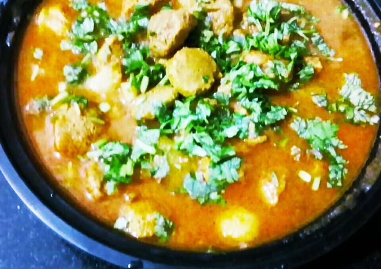 How to Make HOT Aloo soyabean curry