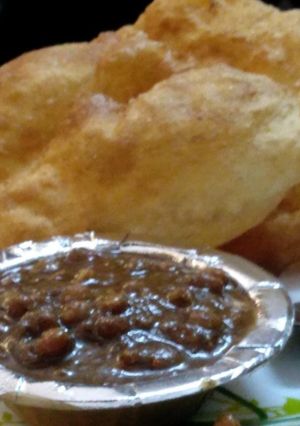 छोले भटूरे (chole bhature recipe in Hindi) रेसिपी मुख्य फोटो