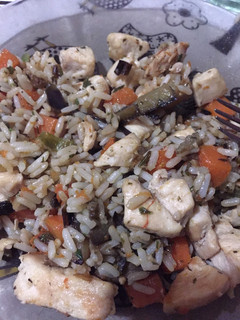 Una foto de WOk de pollo y arroz rápido, fácil y exquisito!!!