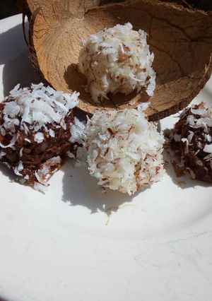 A picture of Coconut laddu.