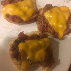 A picture of Broiled pizza burgers.