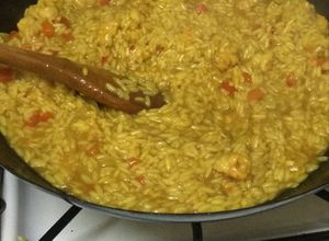 Una foto de Arroz con camarones fácil y rápido